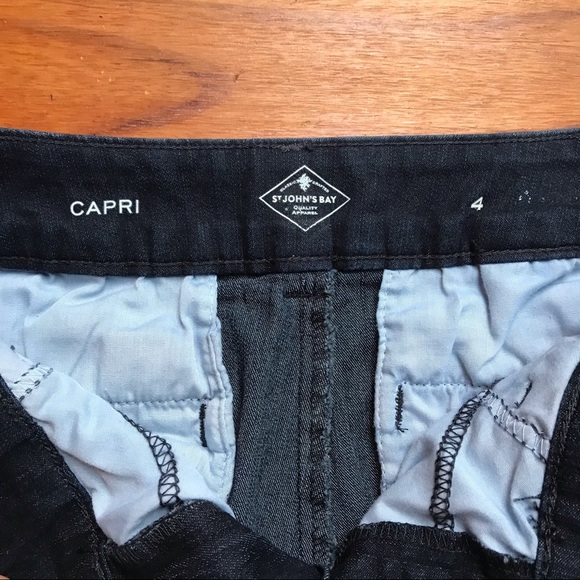 St. John’s Bay Dark Denim Capris Jeans, EUC, 4 - Picture 6 of 11